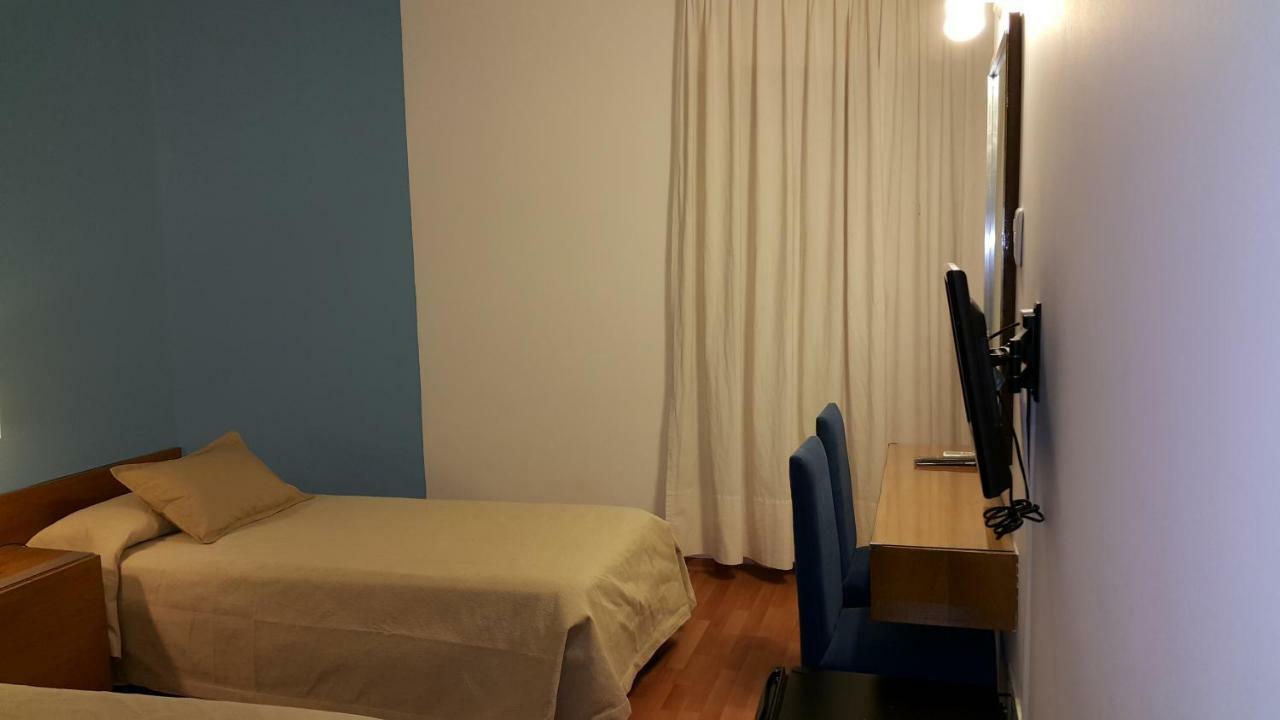 Single Room,690626316:JPEG
